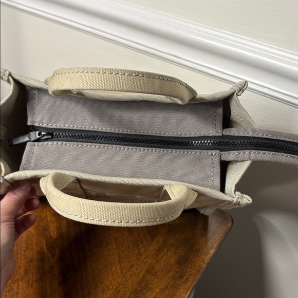 MARC JACOBS THE TOTE BAG- BEIGE COLORBLOCK - Picture 6 of 16